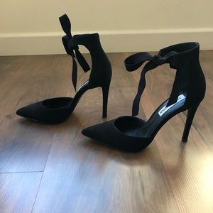 New! Steve Madden Black Ankle Tie Heels